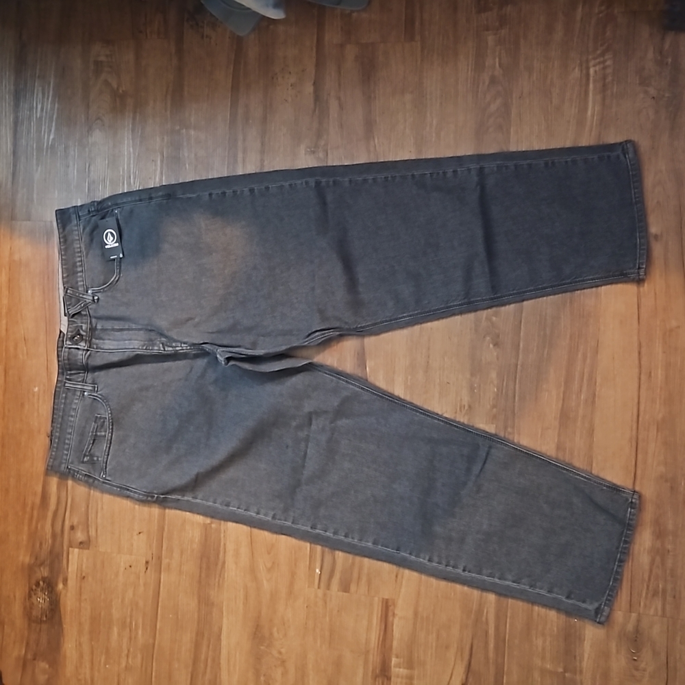 NWT Men's Grey Volcom "Modown Tapered Jean" Sz 36x30